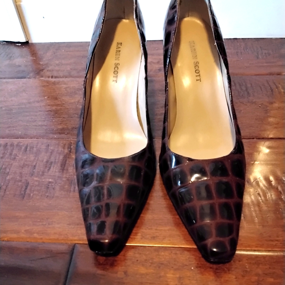 KAREN SCOTT Pumps | Leather ▪︎ Wine color
